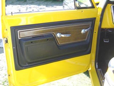 1972 Door Panels Chevrolet Cheyenne and GMC Sierra Scroll Black Pickup Truck